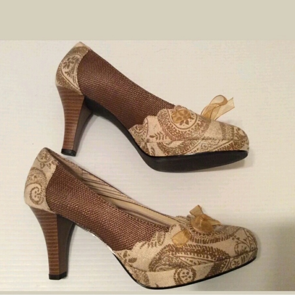 MUDD Adagio Heels, 8.5, NEW